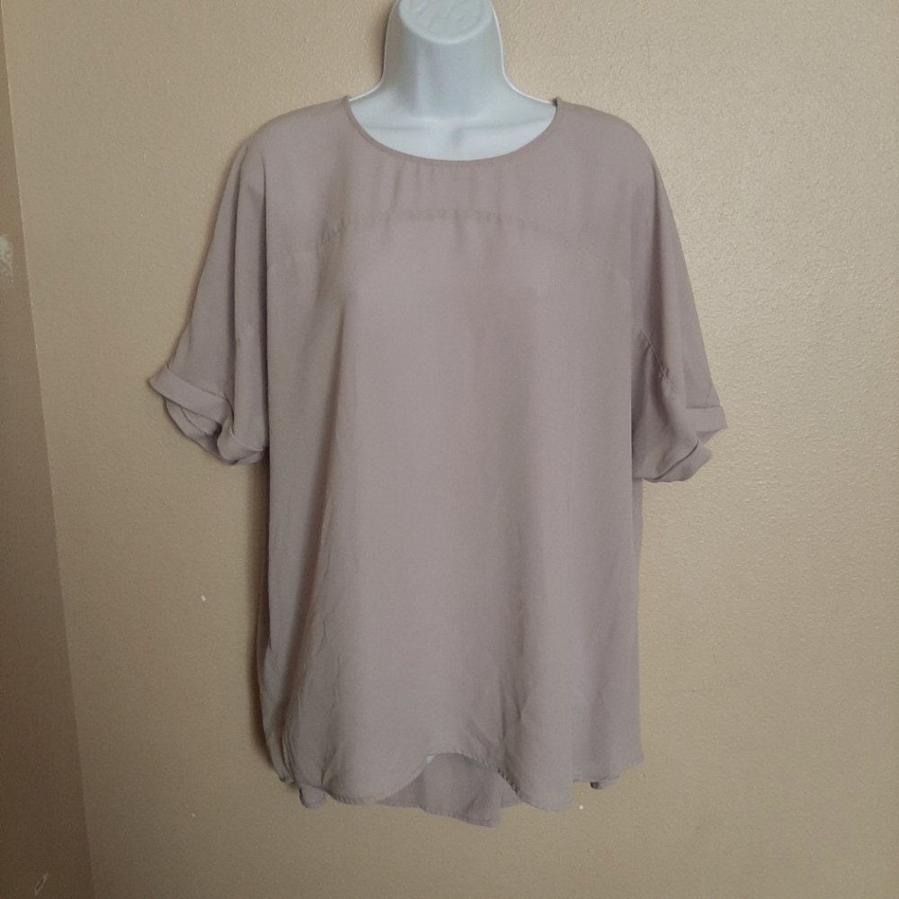 DE Collection Top, beige in color, size XL #A241222